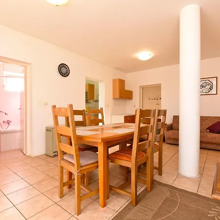 Josip 1562 Apartmán Pula