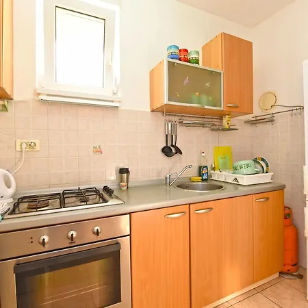 דירה Josip 1562 *