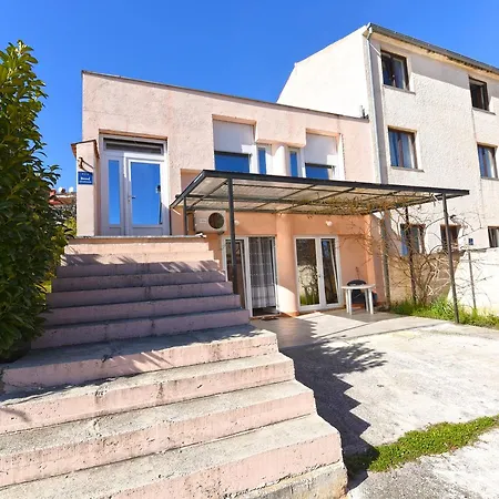 Apartment Josip 1562 *