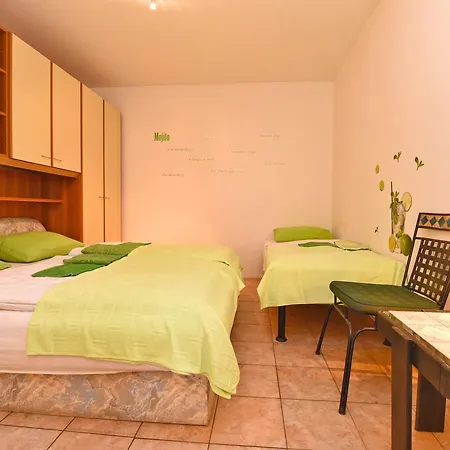 Josip 1562 Apartment *