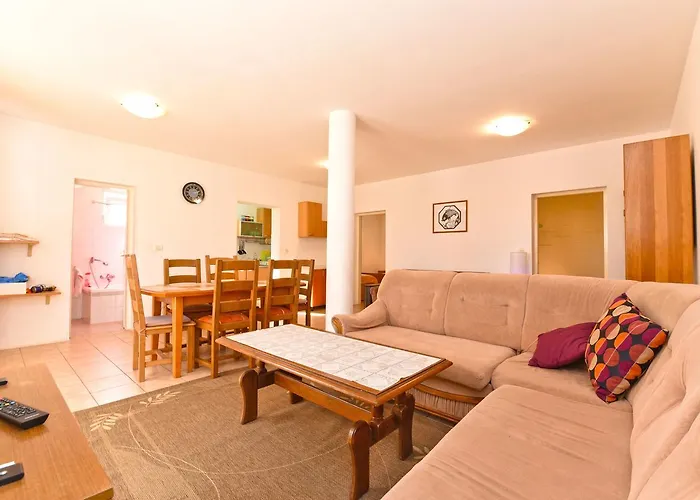 아파트 Josip 1562