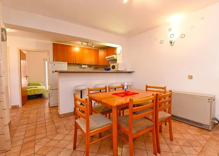 Apartment Josip 1562
