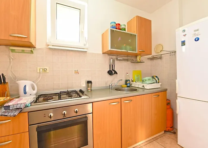 Apartment Josip 1562 *